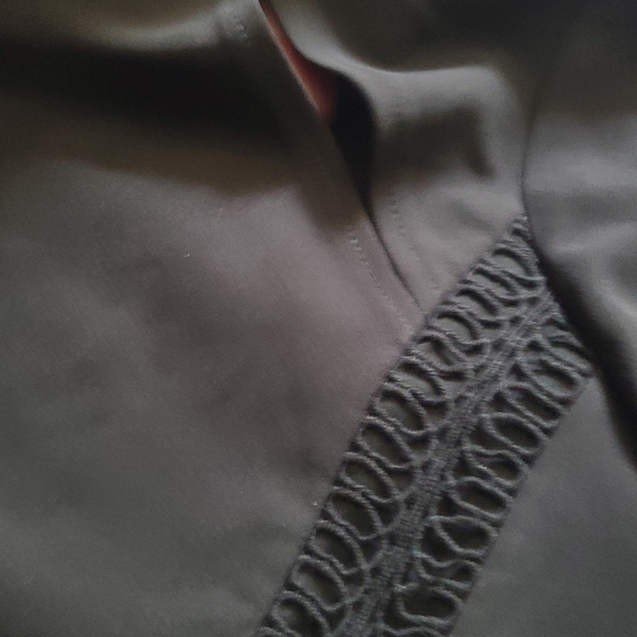 Bell Sleeve Crew Neck Top by Catherine Malandrino - Picture 3 of 12